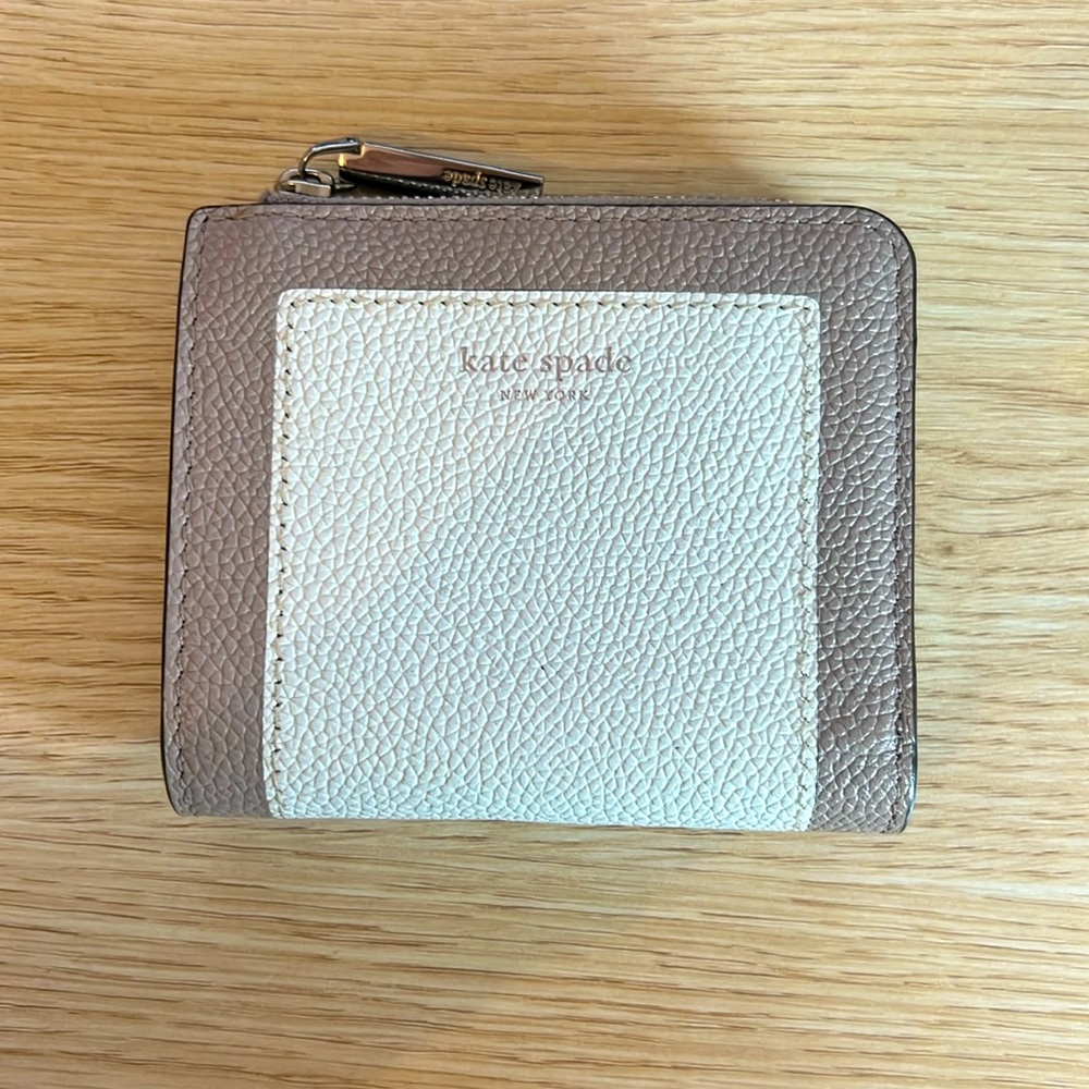 Kate Spade Ava bifold wallet